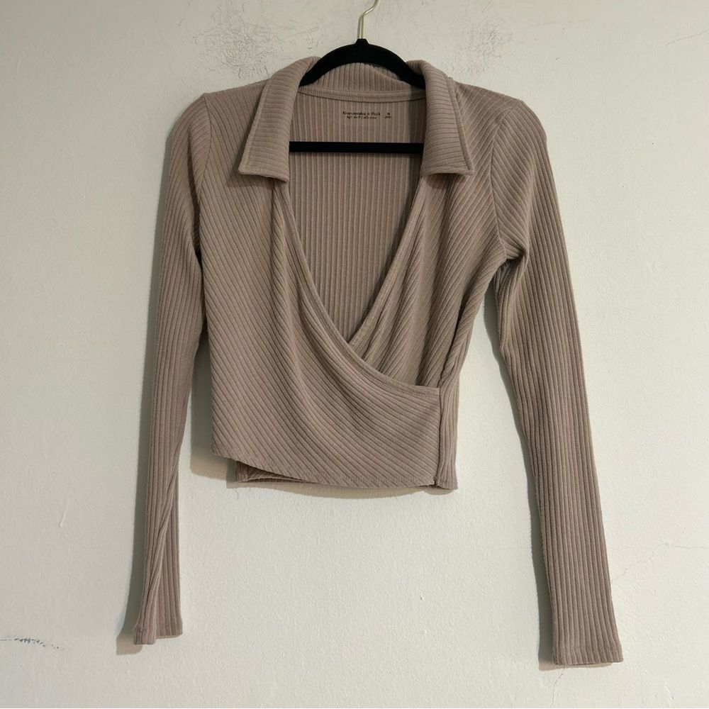 Abercrombie & Fitch Soft A&F Rugby Polo Plunge Wrap Ribbed Top Size Medium Tan